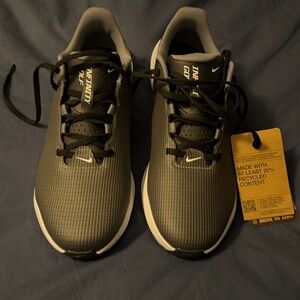 BNWT Nike Golf Infinity Shoe Size 9